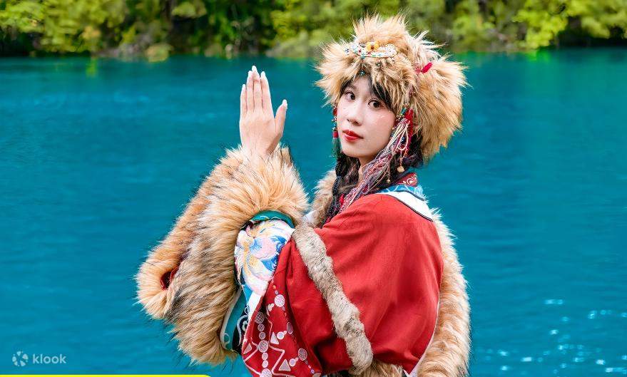 Rus jojalarini gangbat qilish (rus pornosi) onlayn (video) Tepasiz tit shaker